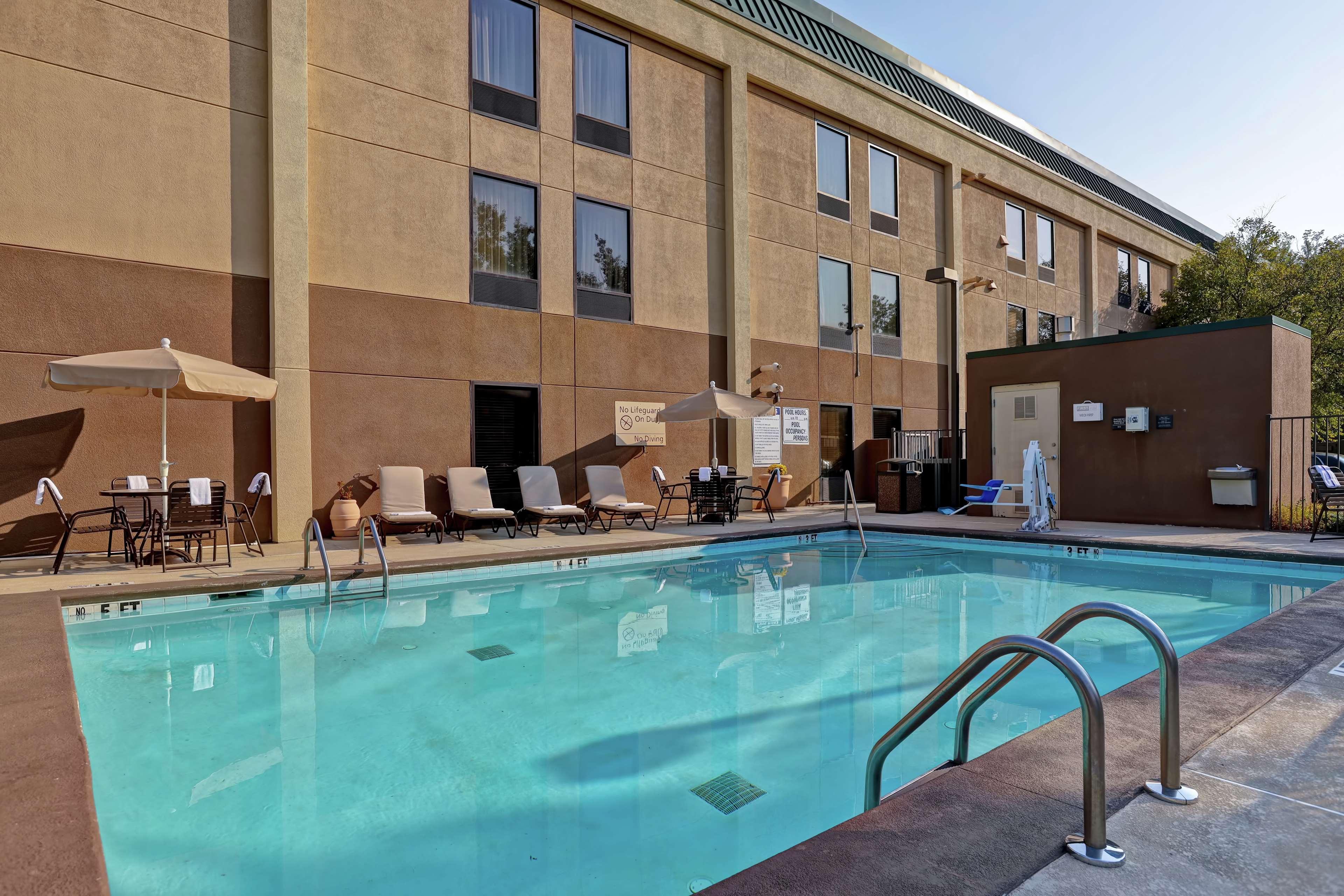 Hampton Inn Atlanta-Woodstock Esterno foto